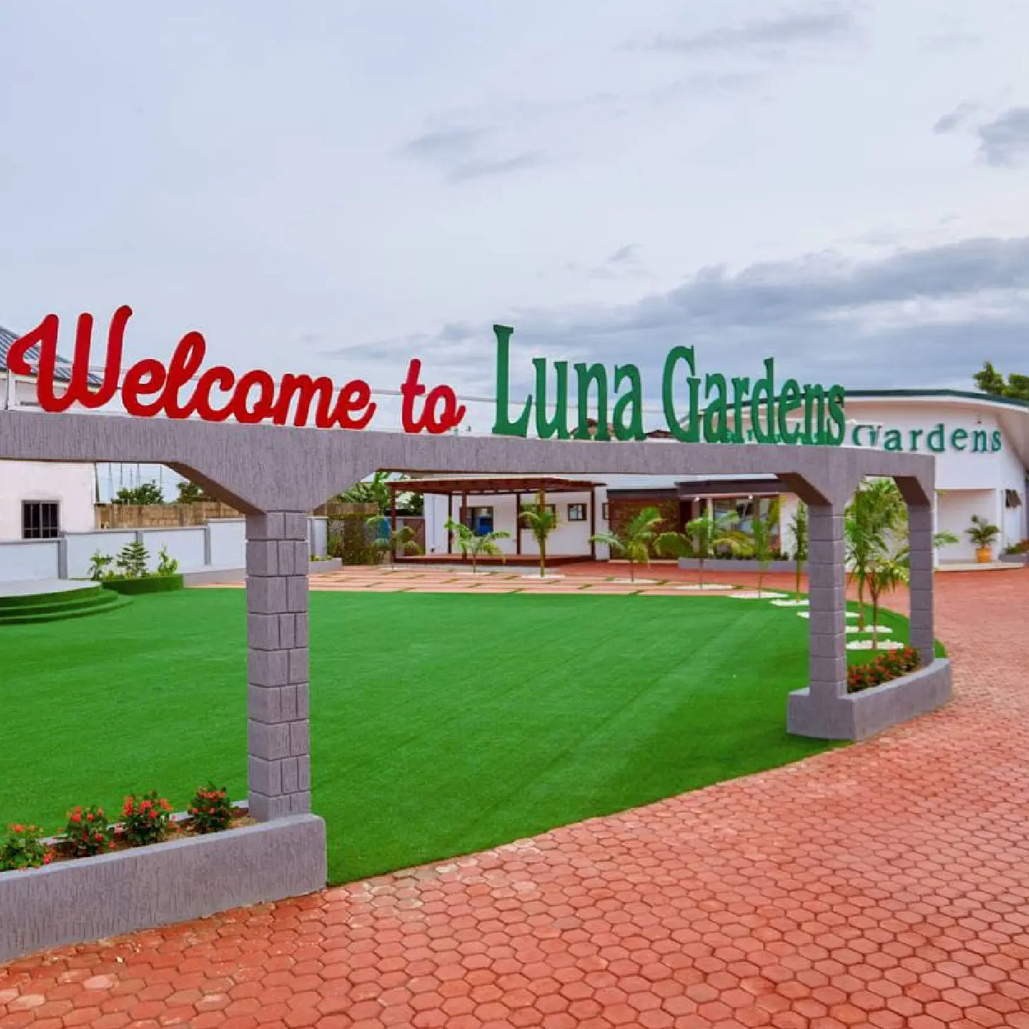 Luna Gardens